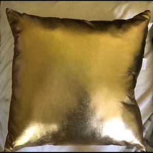 Floor pillow